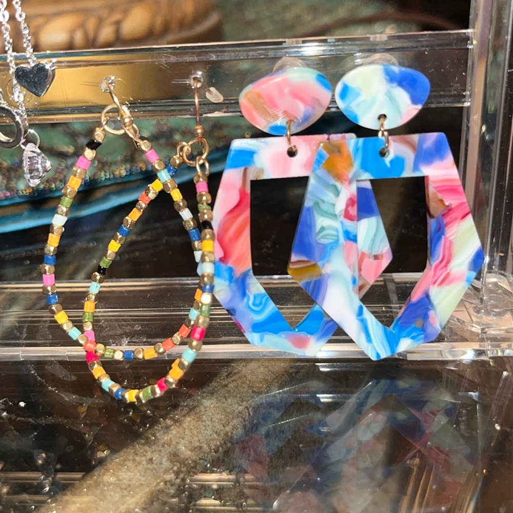 2 Pair Pierced Earrings Drop Contemporary Acrylic & multicolor beaded Hoops